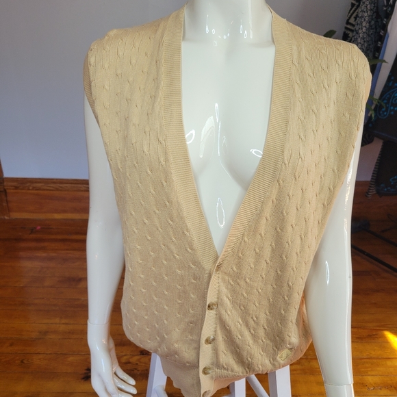 Descente Other - 💙100% silk Descente button vest size large